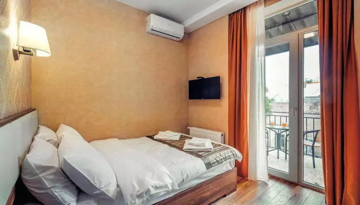 هتل اورنامنت تفلیس